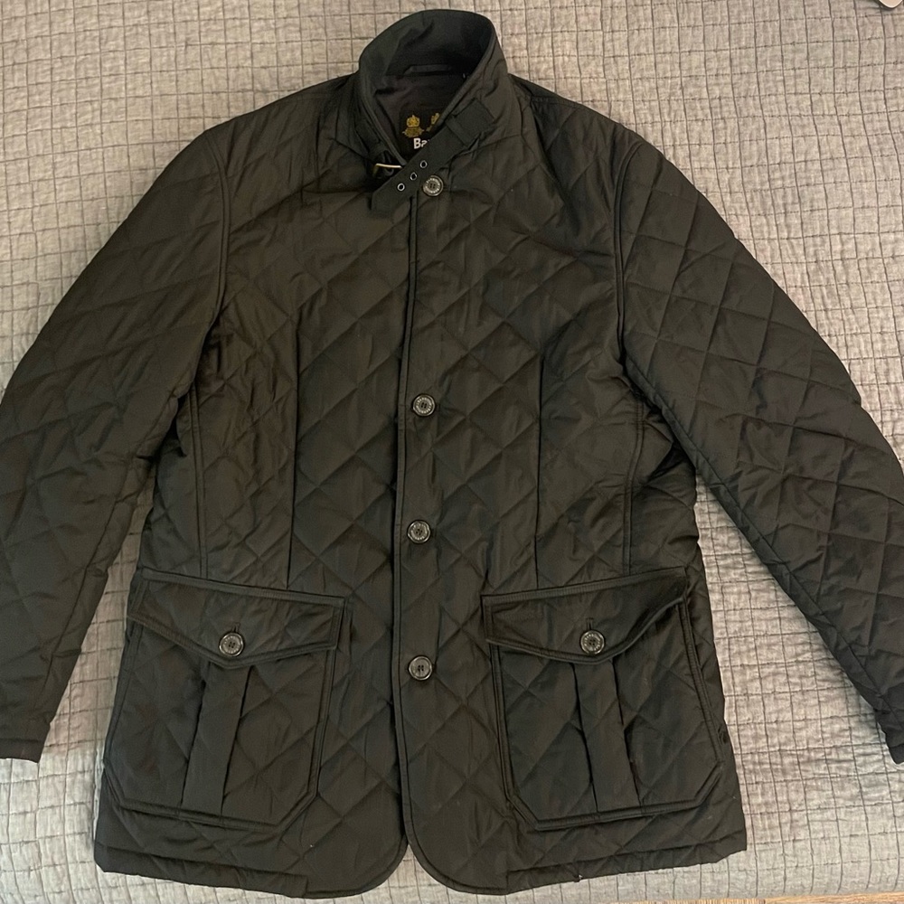 Very nice Barbour spring quilted jacket. Excellent condition non smoking no pets